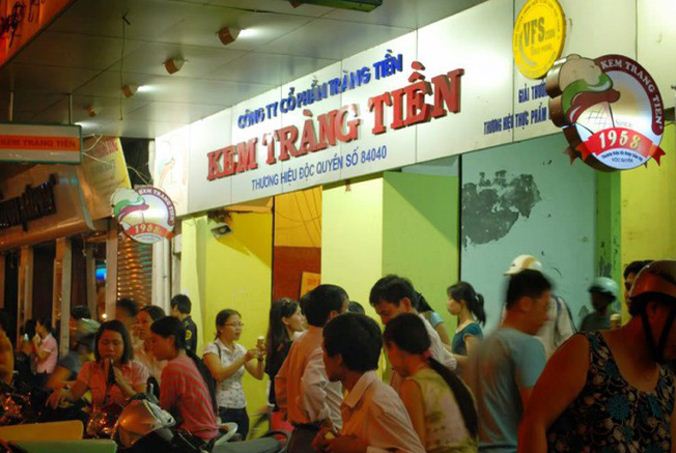 Trang-Tien-ice-cream-Hanoi-vietnam-3
